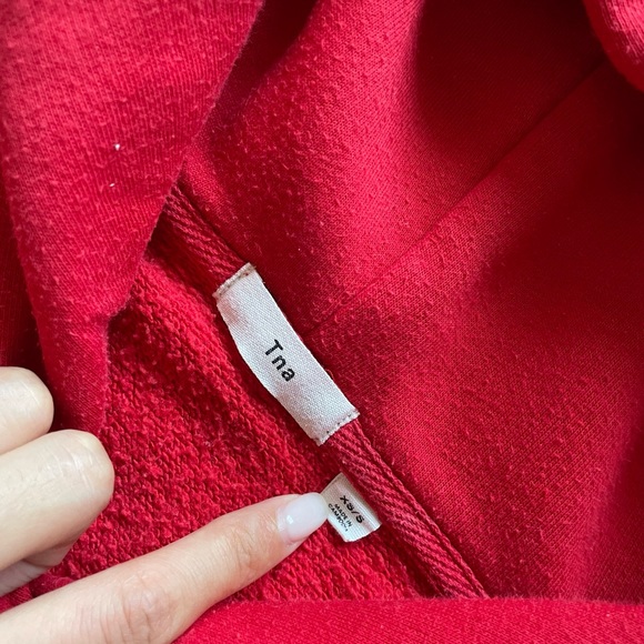 Aritzia TNA oversized hoodie - Picture 3 of 3